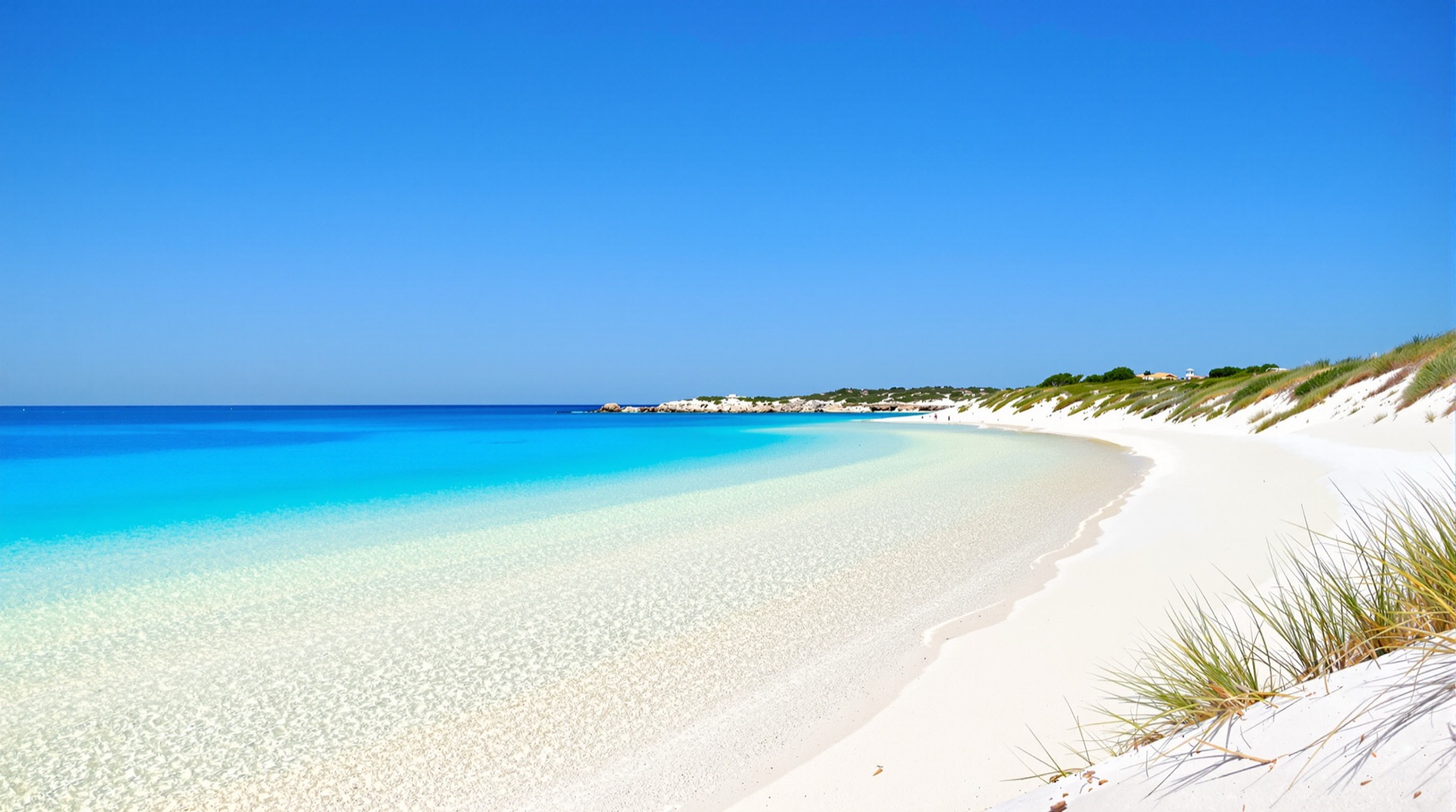 La spiaggia di Pescoluse, le Maldive del Salento, con sabbia bianca e acqua turchese